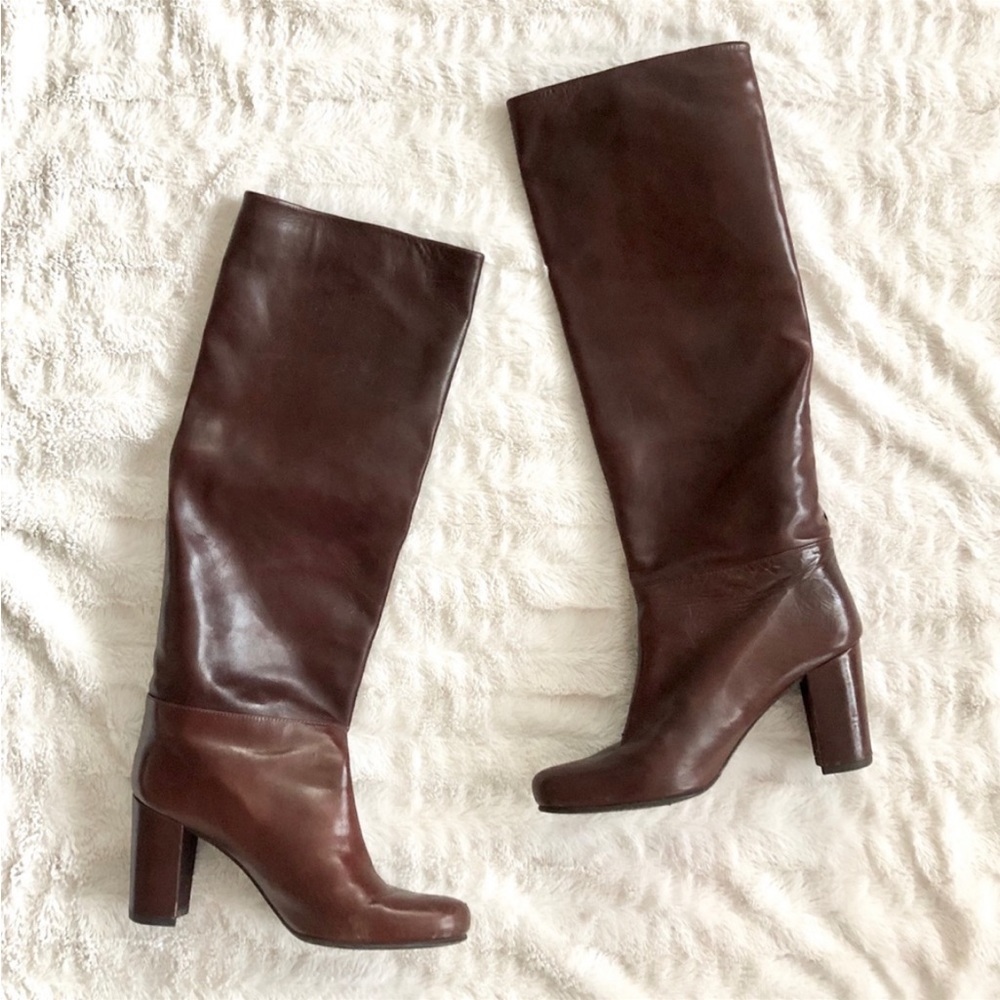 STUART WEITZMAN brown leather riding boots. Size. 9.5